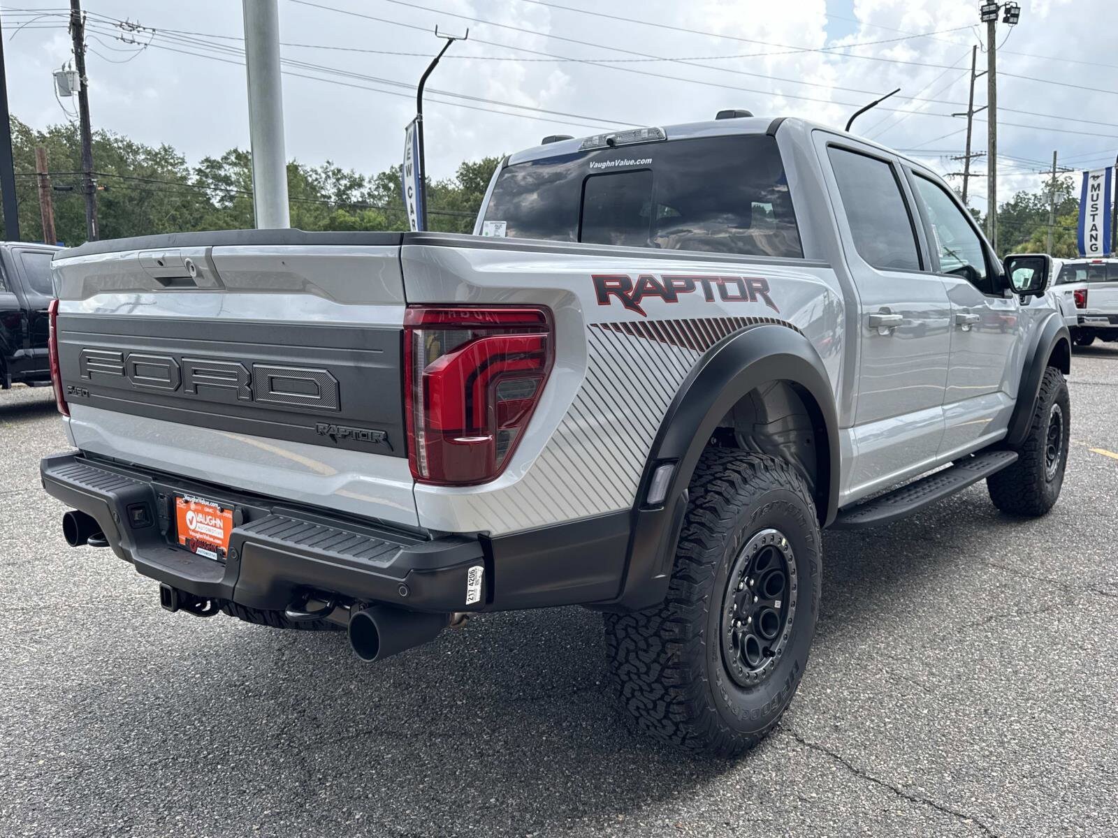 2025 Ford F-150 Raptor photo 3