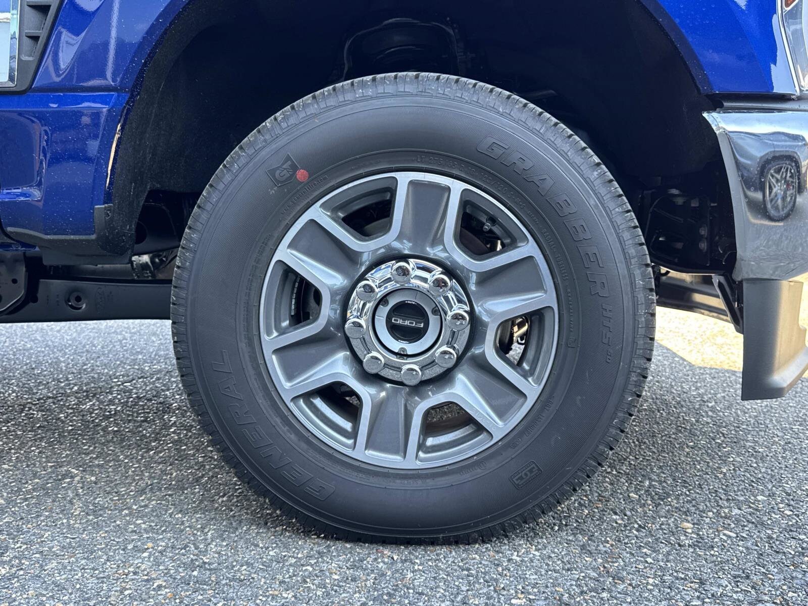 2026 Ford F-250 Lariat photo 3