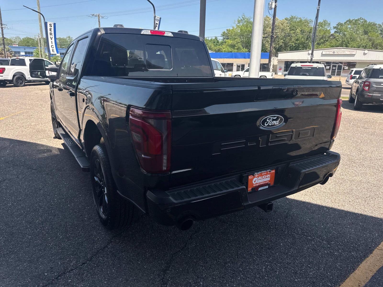 2025 Ford F-150 Lariat photo 4