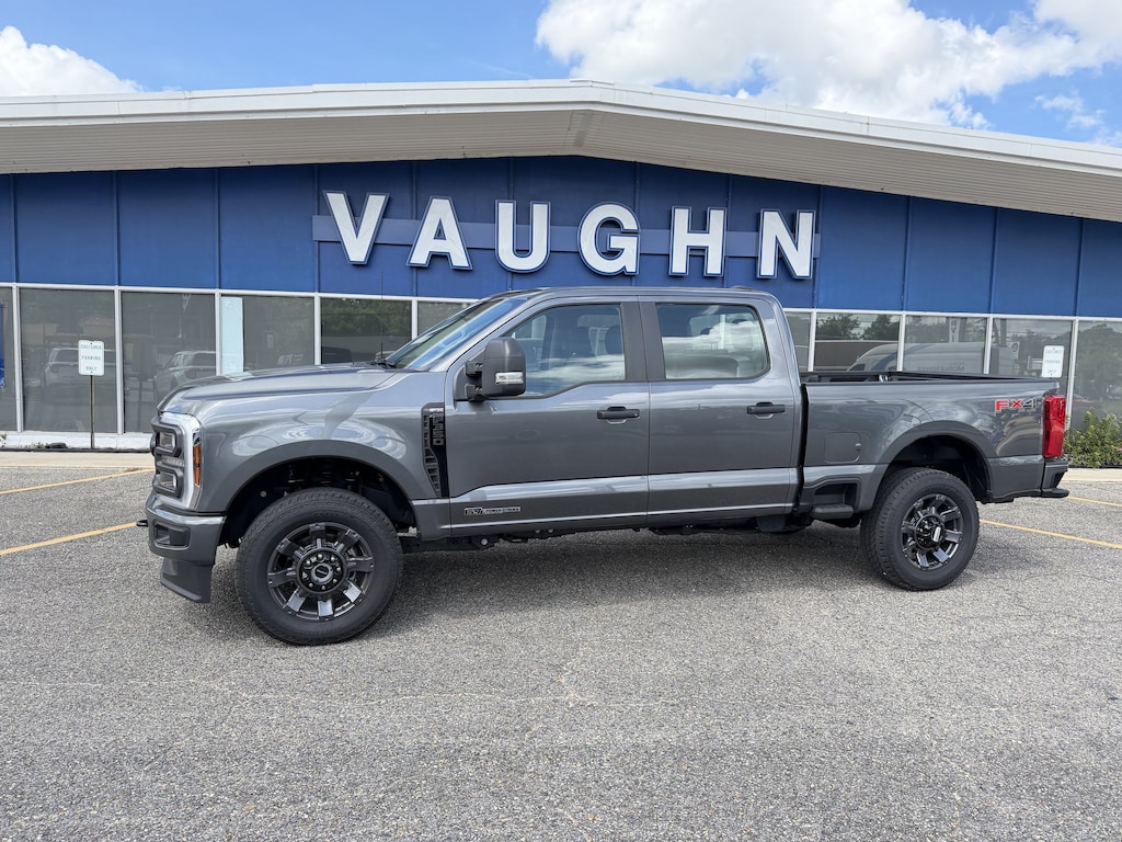New 2026 Ford Super Duty F-350 SRW Truck Crew Cab