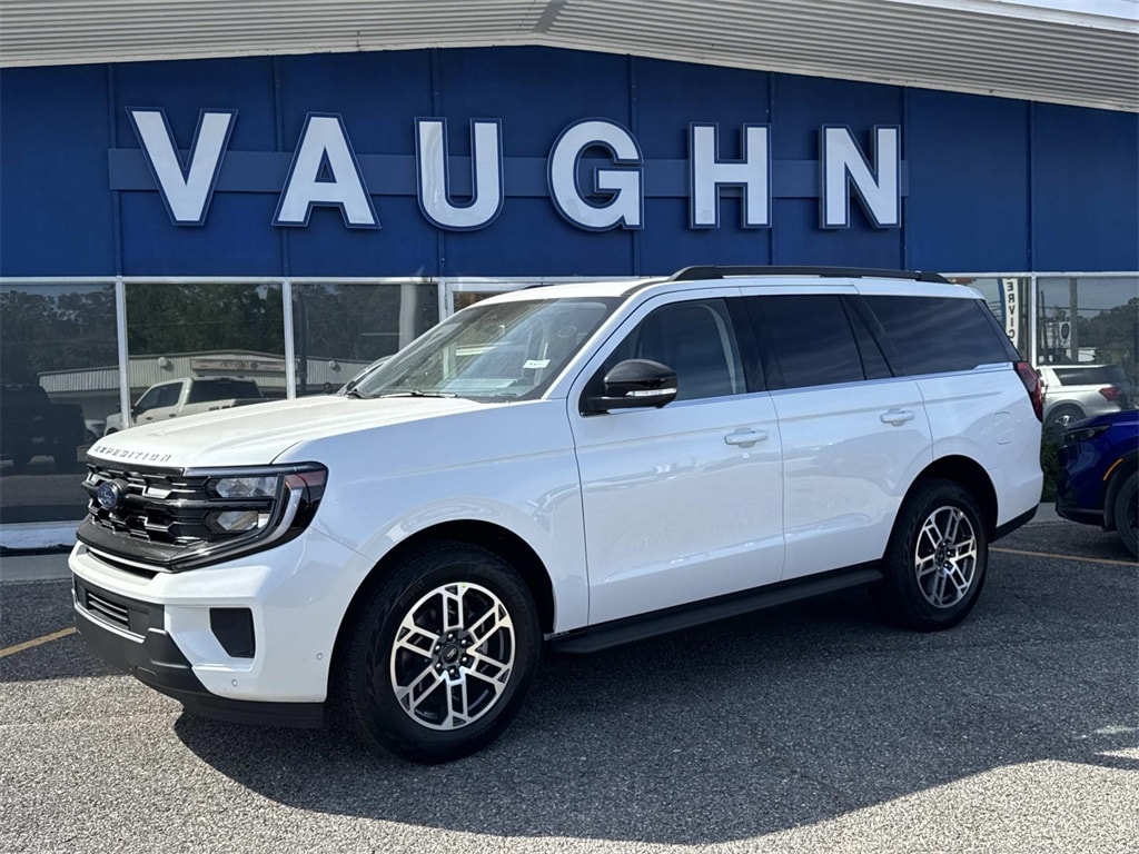 2025 Ford Expedition Active's photo