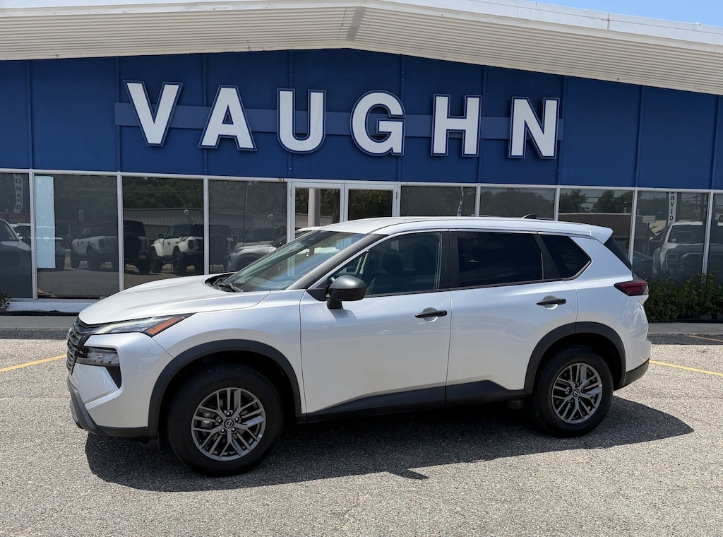 Used 2024 Nissan Rogue S SUV