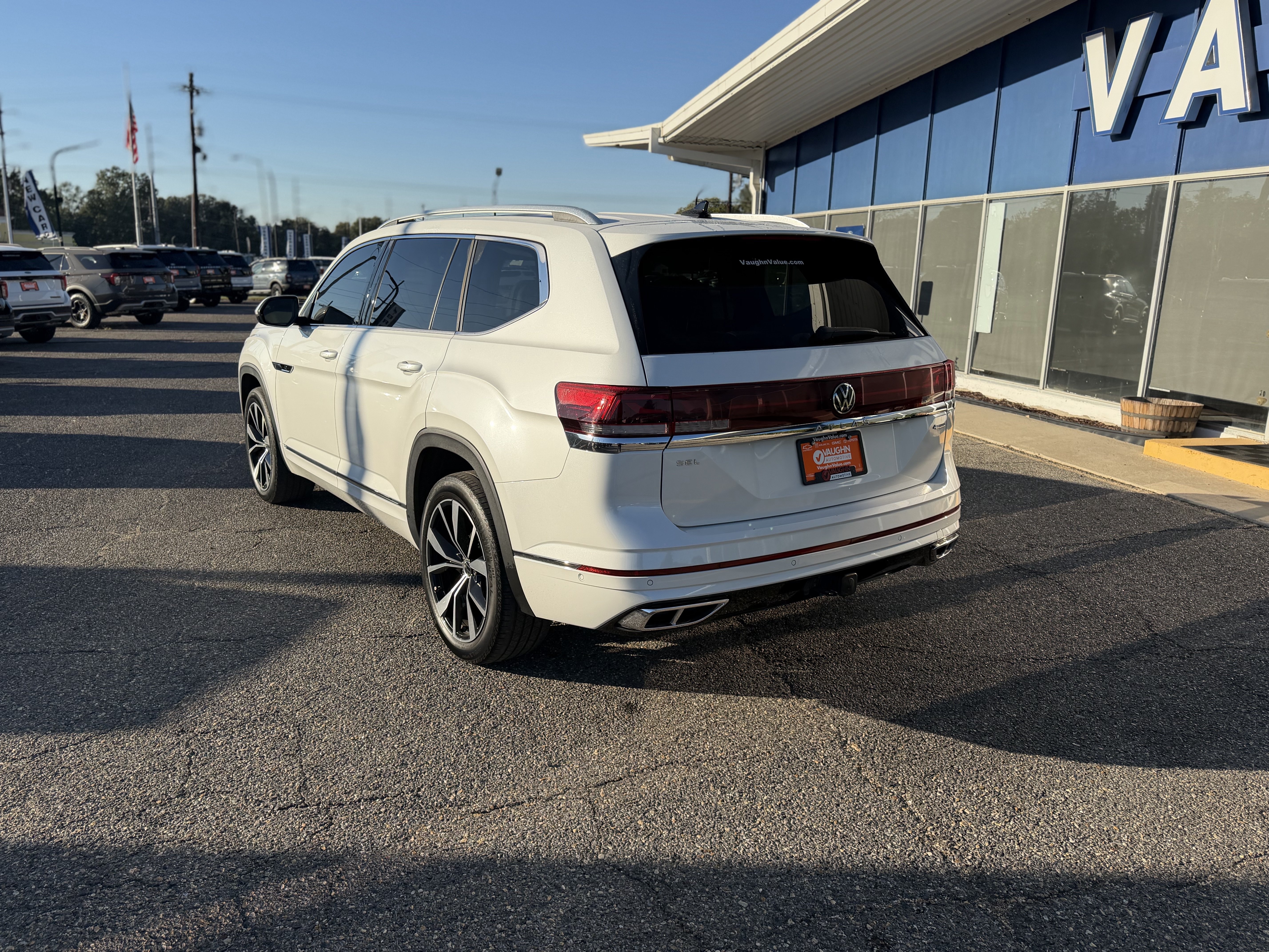 Used 2024 Volkswagen Atlas 2.0T SEL Premium R-Line SUV
