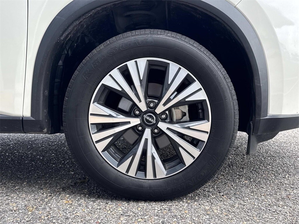 2023 Nissan Rogue SV photo 2