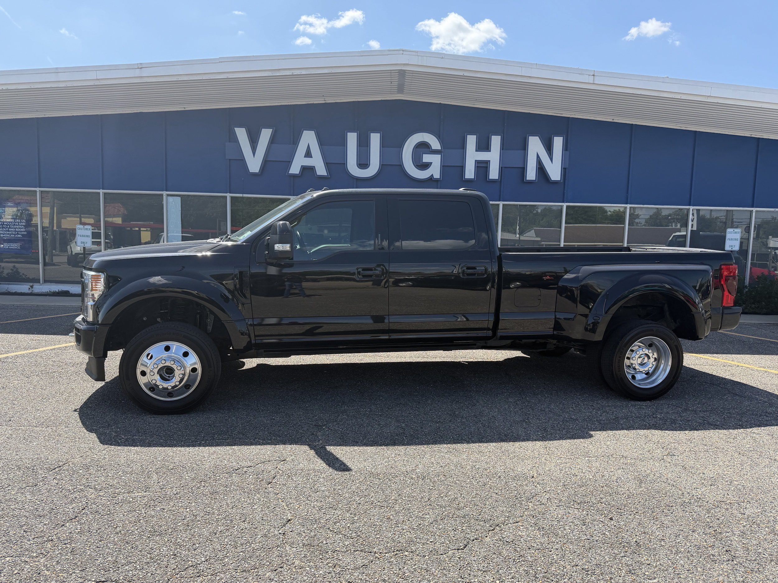 2022 Ford F-450 Truck Crew Cab 