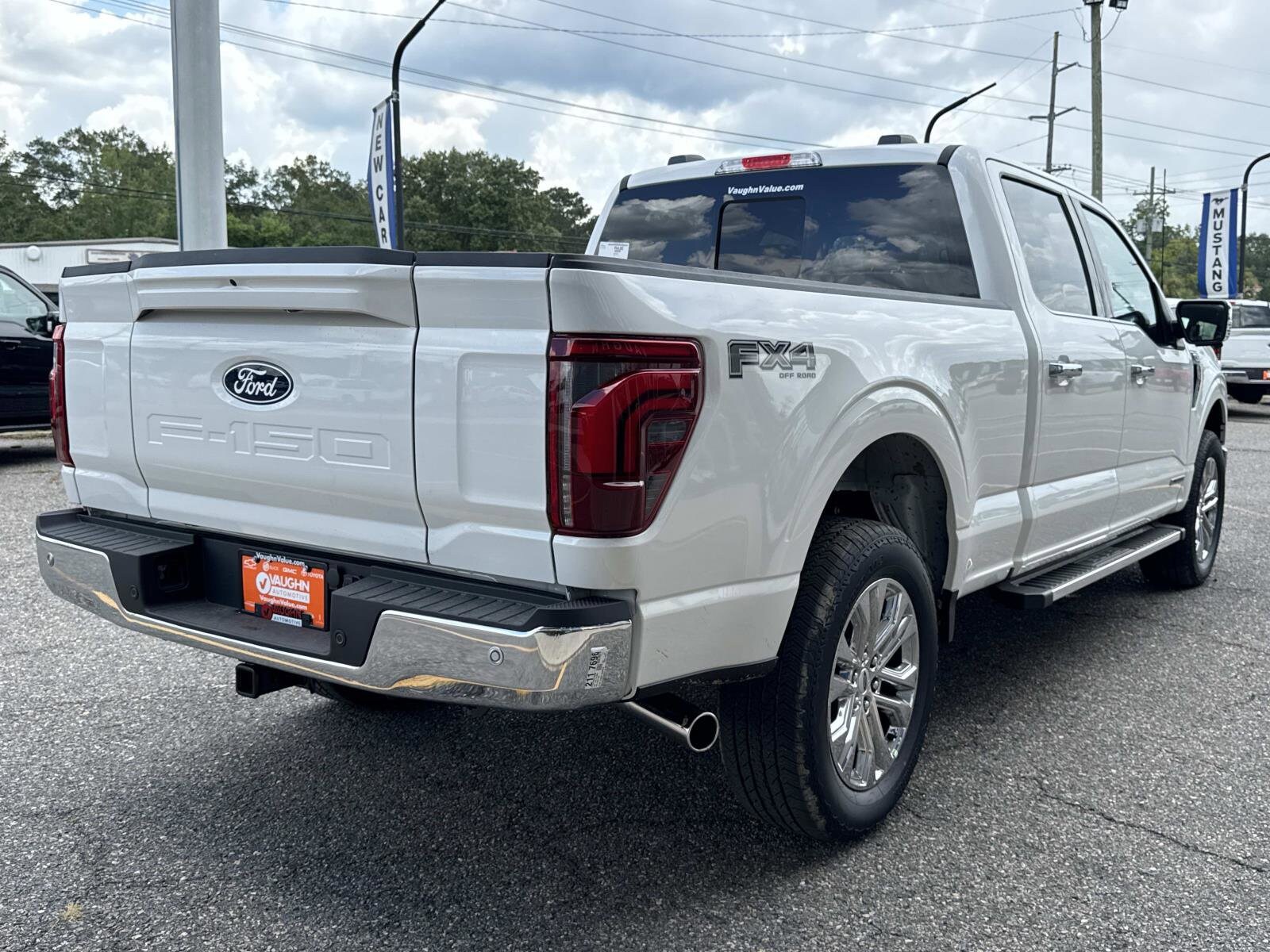 2025 Ford F-150 Lariat photo 3