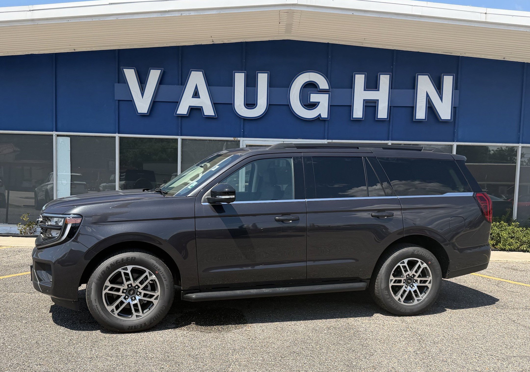 2026 Ford Expedition Active