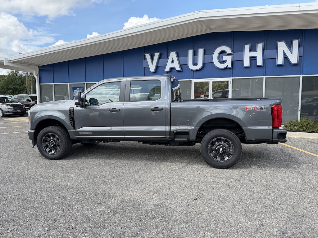 New 2026 Ford Super Duty F-350 SRW Truck Crew Cab
