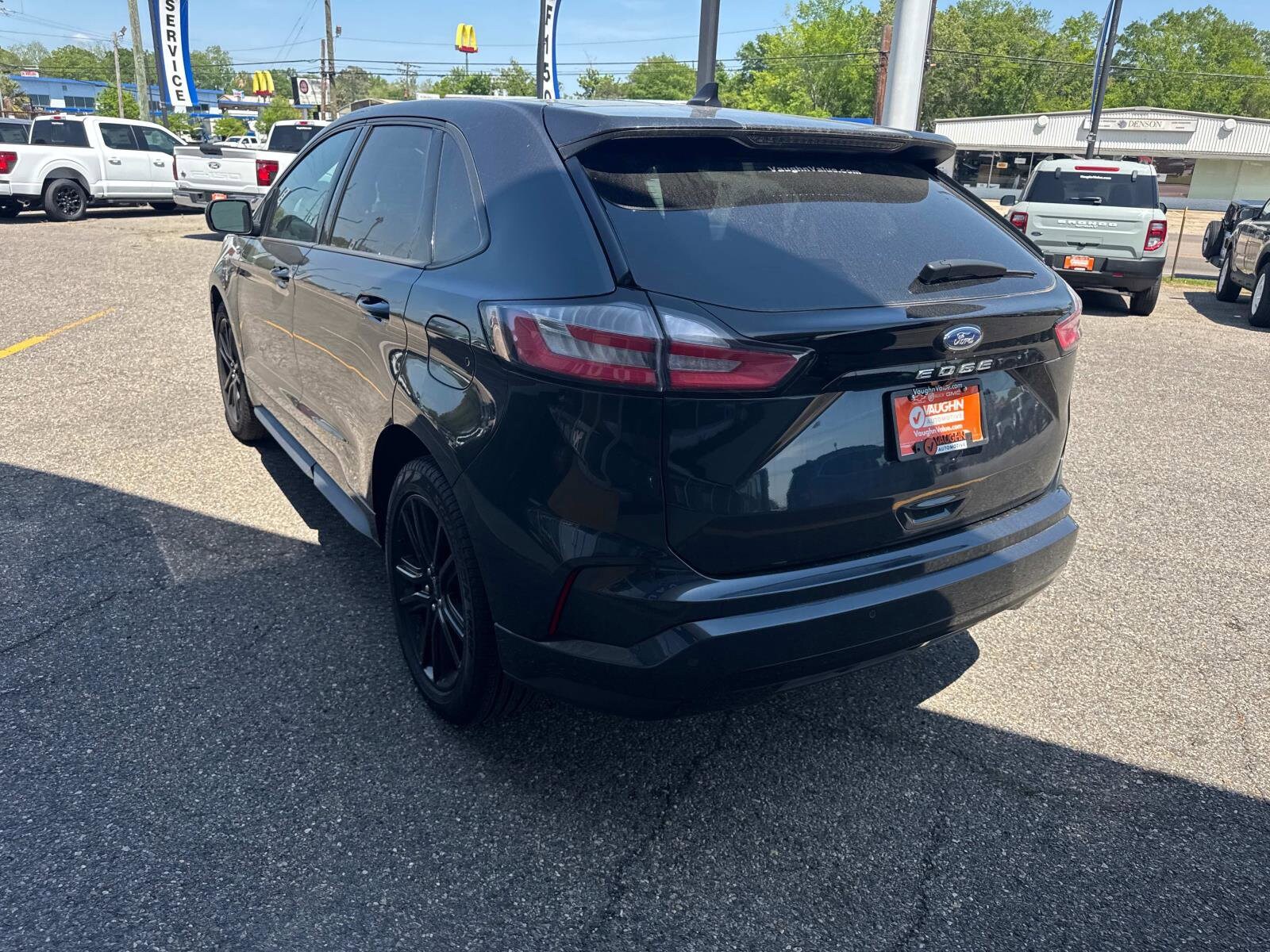 2024 Ford Edge ST photo 4