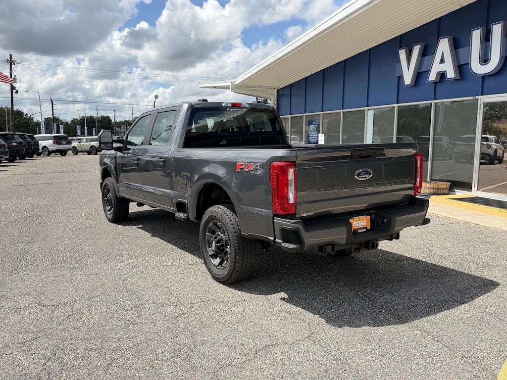 New 2026 Ford Super Duty F-350 SRW Truck Crew Cab