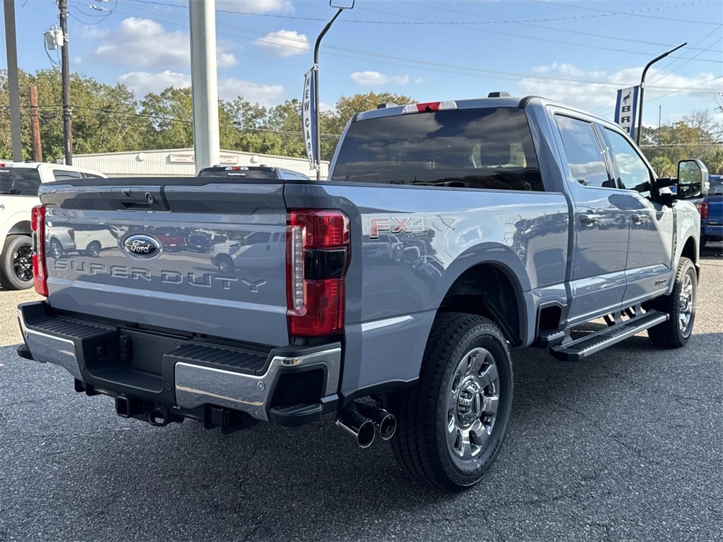 New 2026 Ford F-250SD Lariat Truck Crew Cab