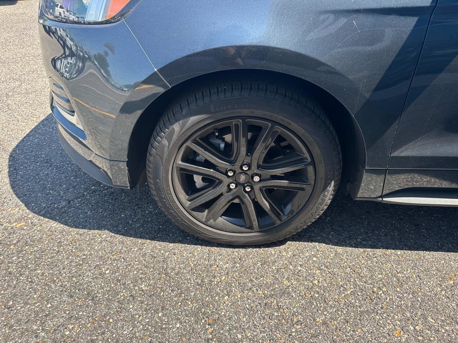 2024 Ford Edge ST photo 3
