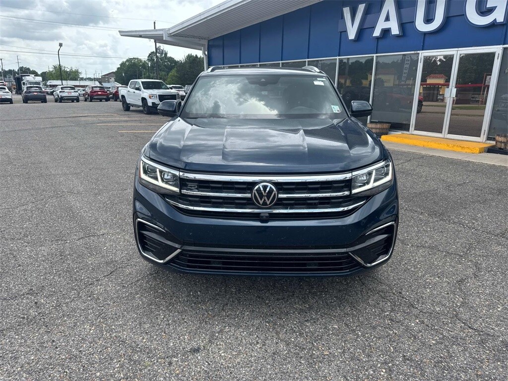 2023 Volkswagen Atlas Cross Sport V6 SEL Premium R-Line photo 2
