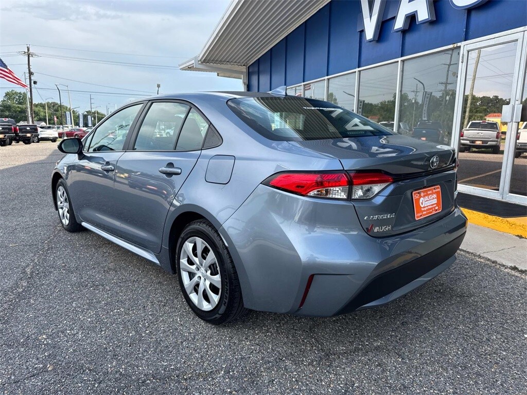 2022 Toyota Corolla LE photo 4