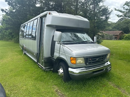 2003 Ford E-450 Cutaway Standard Truck