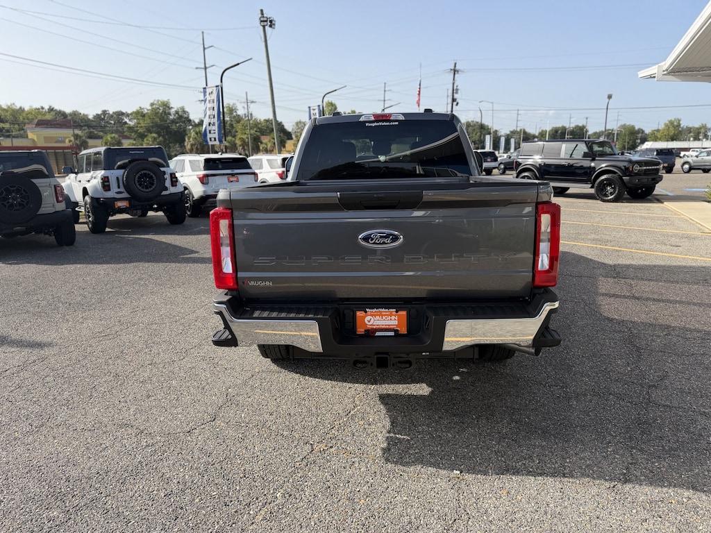 New 2026 Ford Super Duty F-350 SRW Truck Crew Cab