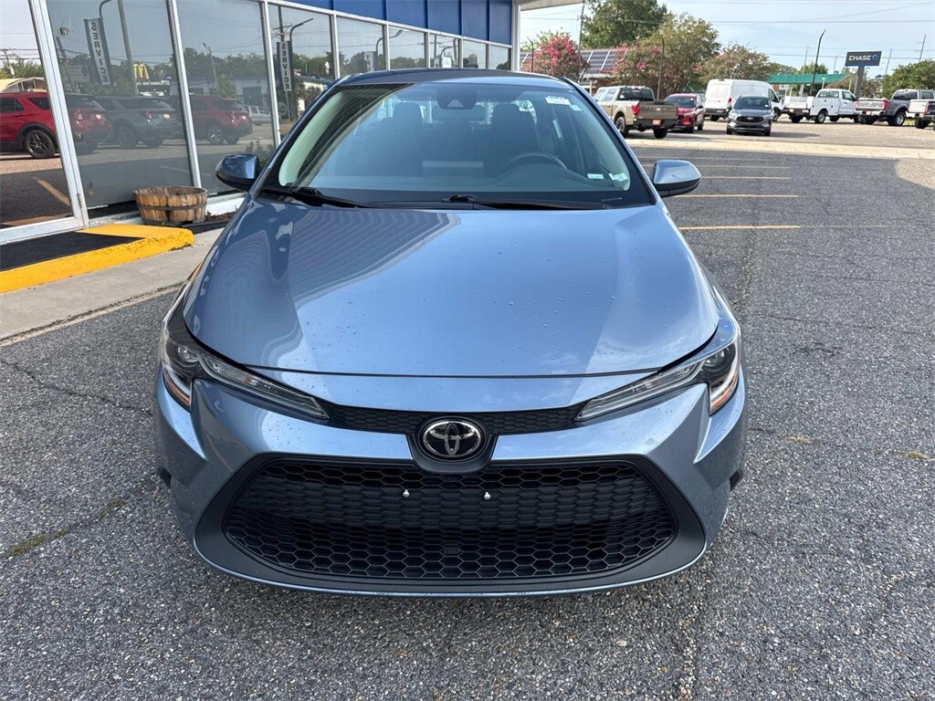 2022 Toyota Corolla LE photo 2