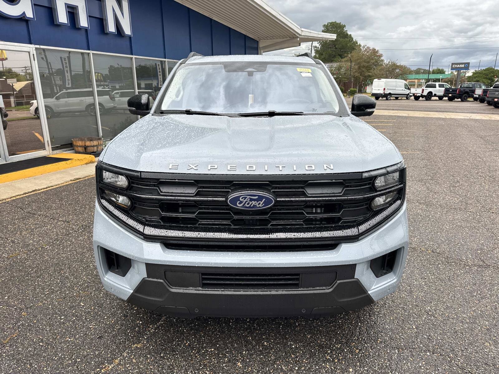 2025 Ford Expedition MAX photo 2