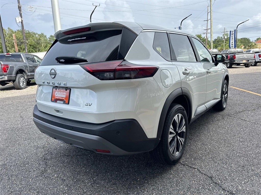 2023 Nissan Rogue SV photo 3