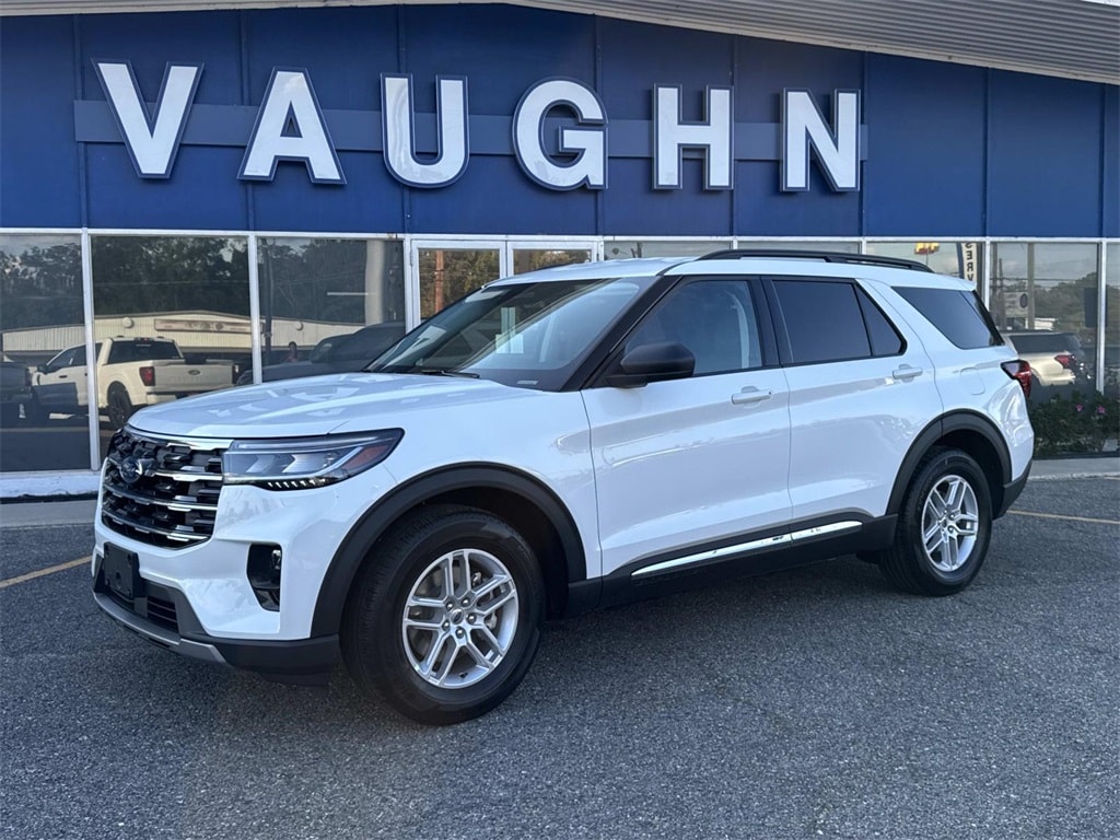 2025 Ford Explorer Active's photo