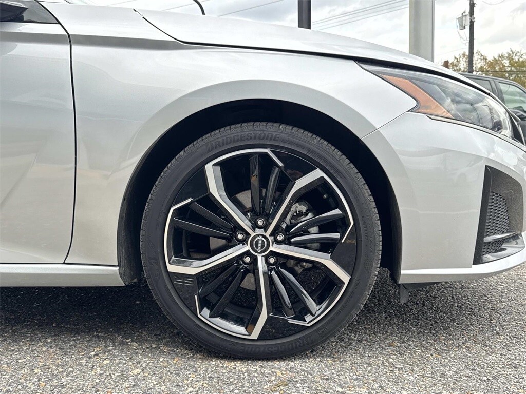 Used 2024 Nissan Altima 2.5 SR Sedan