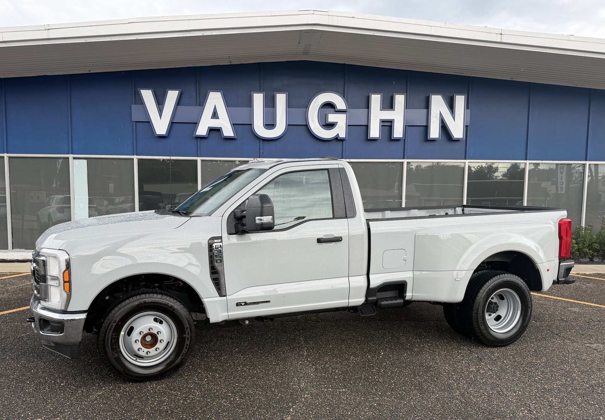  Ford Super Duty F-350 DRW