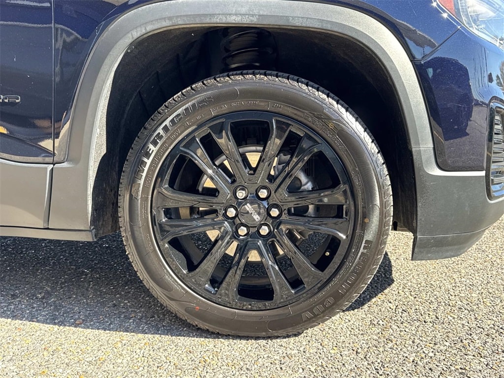 Used 2022 GMC Acadia SLE SUV