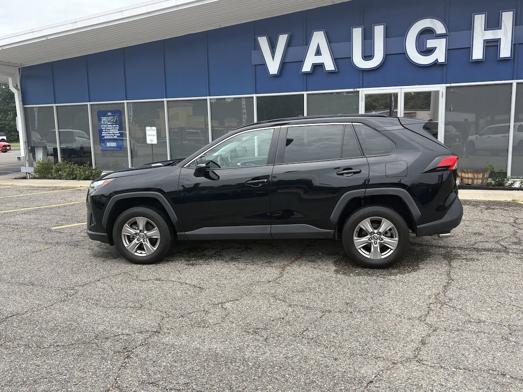 Used 2022 Toyota RAV4 XLE SUV