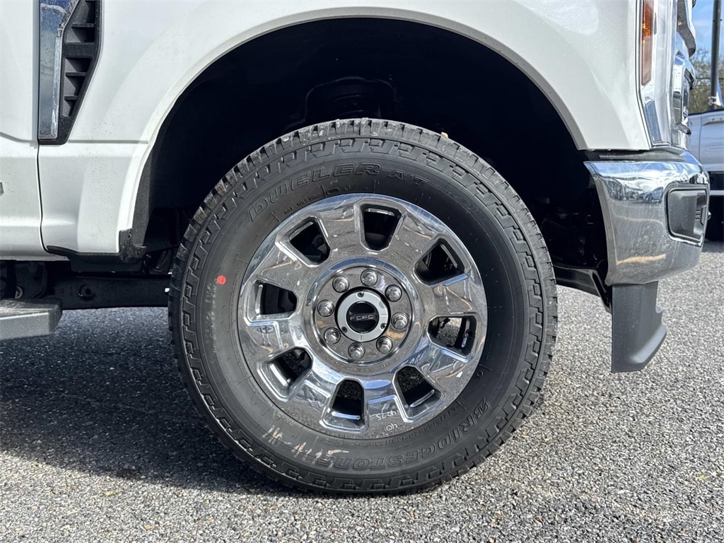 New 2026 Ford F-250SD Lariat Truck Crew Cab