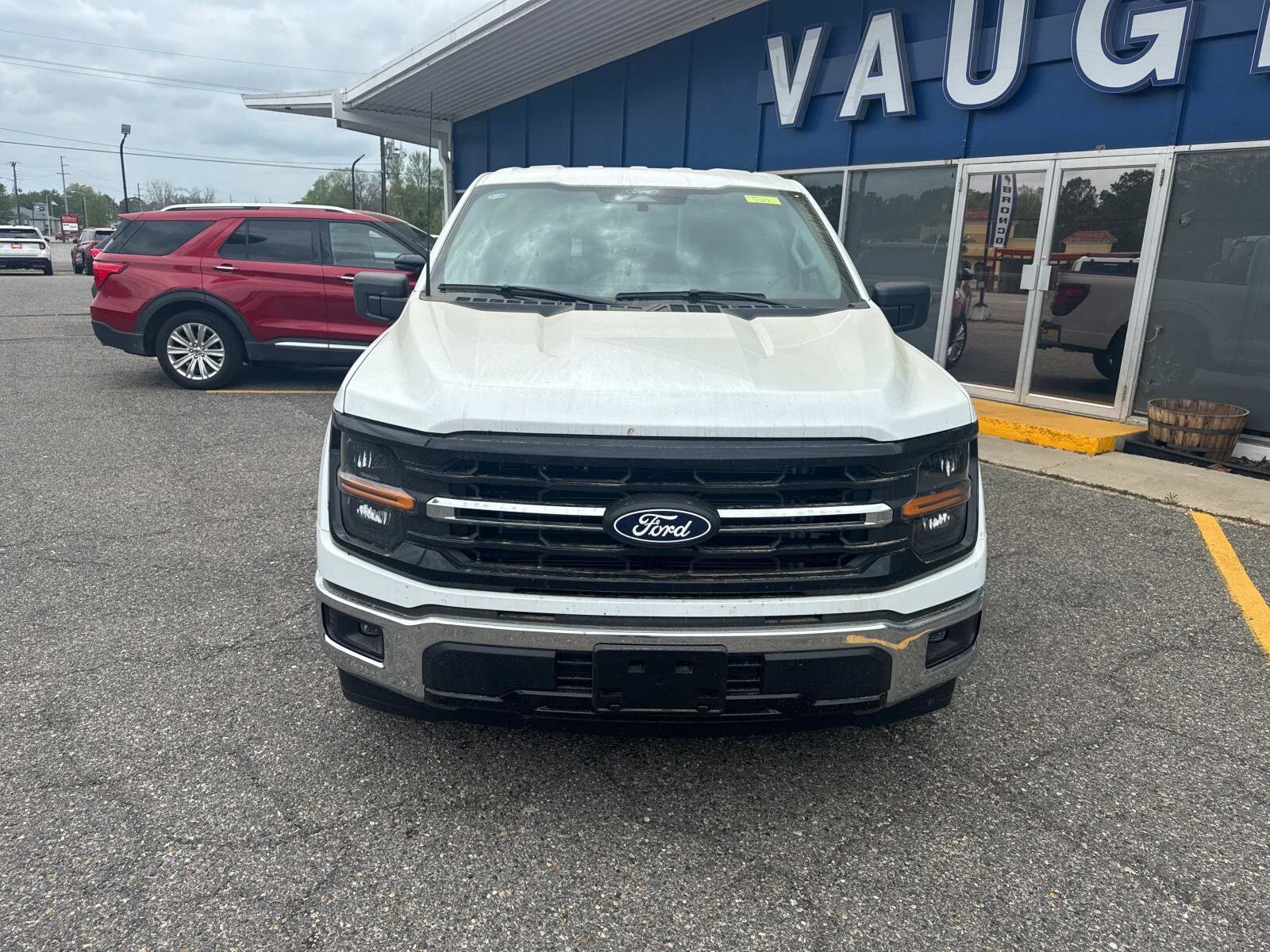 2025 Ford F-150 XLT photo 2