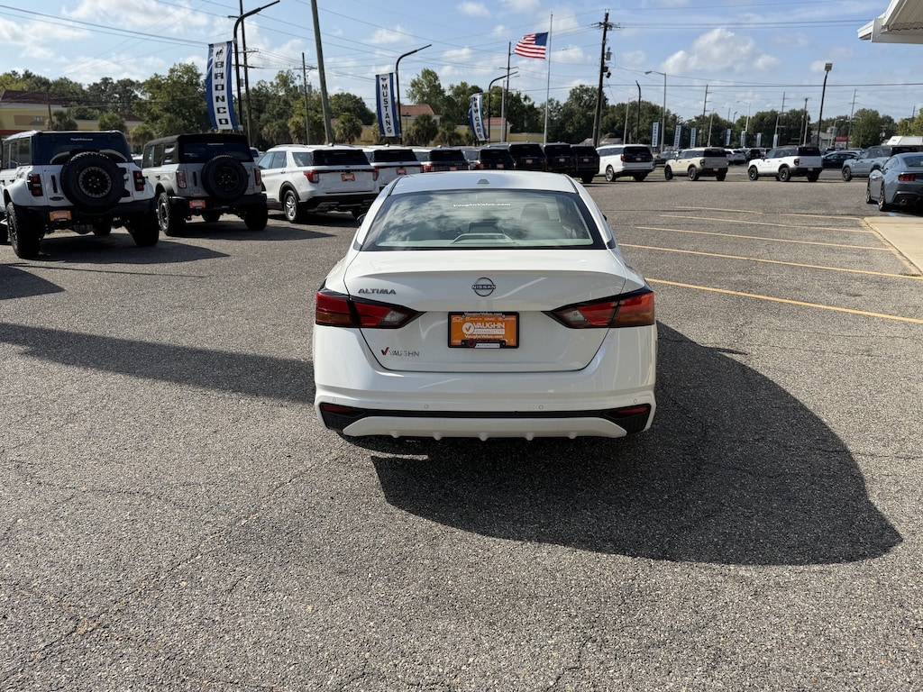 Used 2025 Nissan Altima SV Sedan