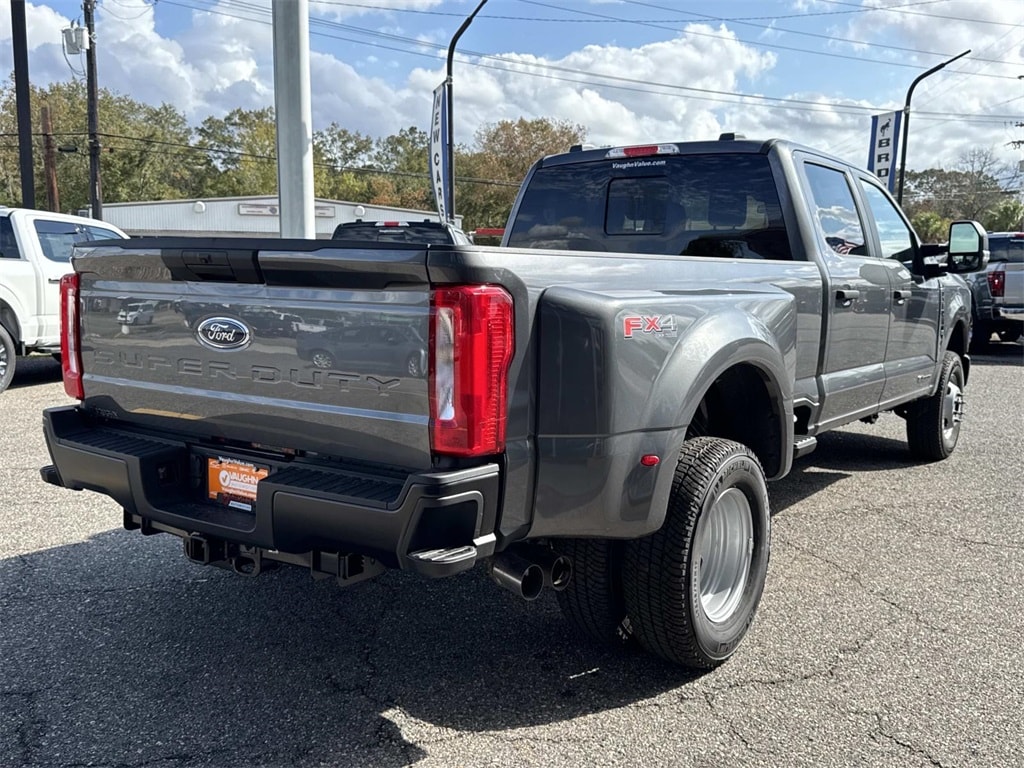 New 2026 Ford F-350SD XL Truck Crew Cab