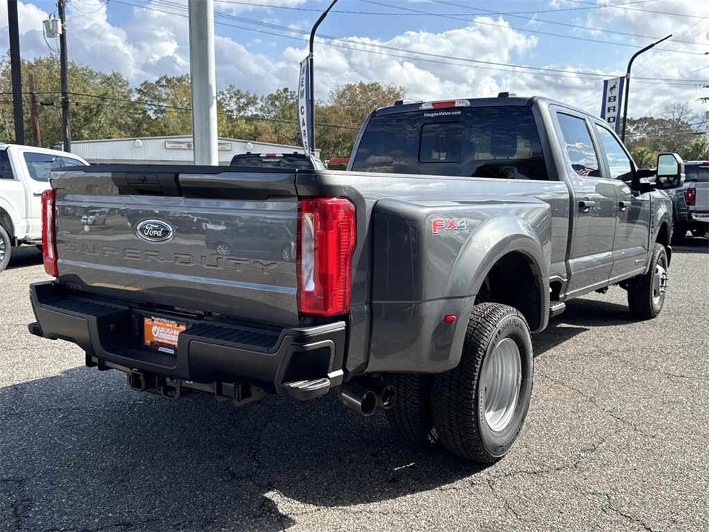 2026 Ford F-350 photo 4