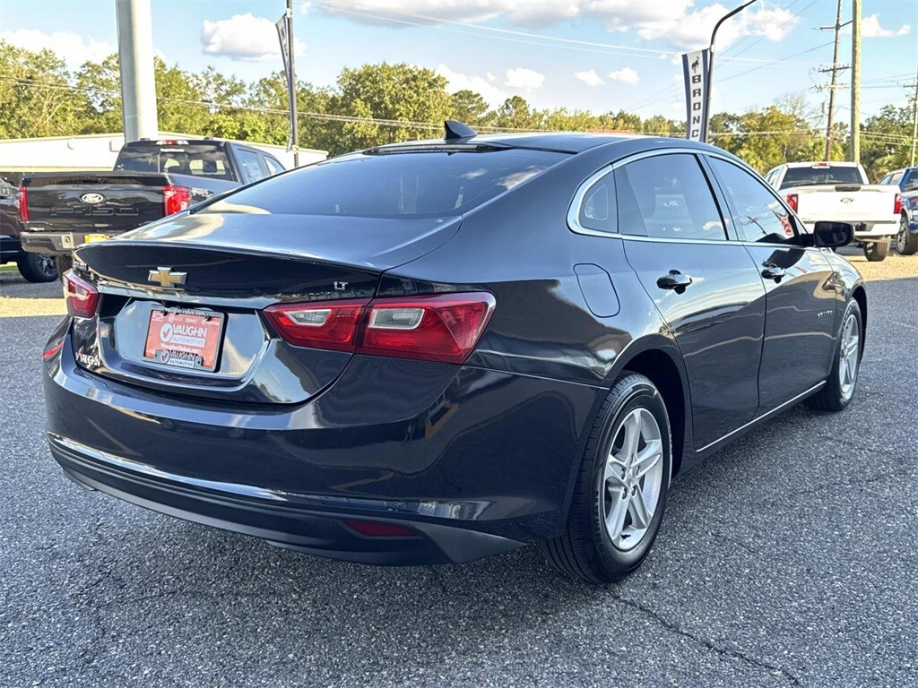 2023 Chevrolet Malibu photo 4