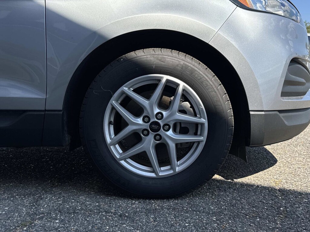 Used 2024 Ford Edge SE SUV