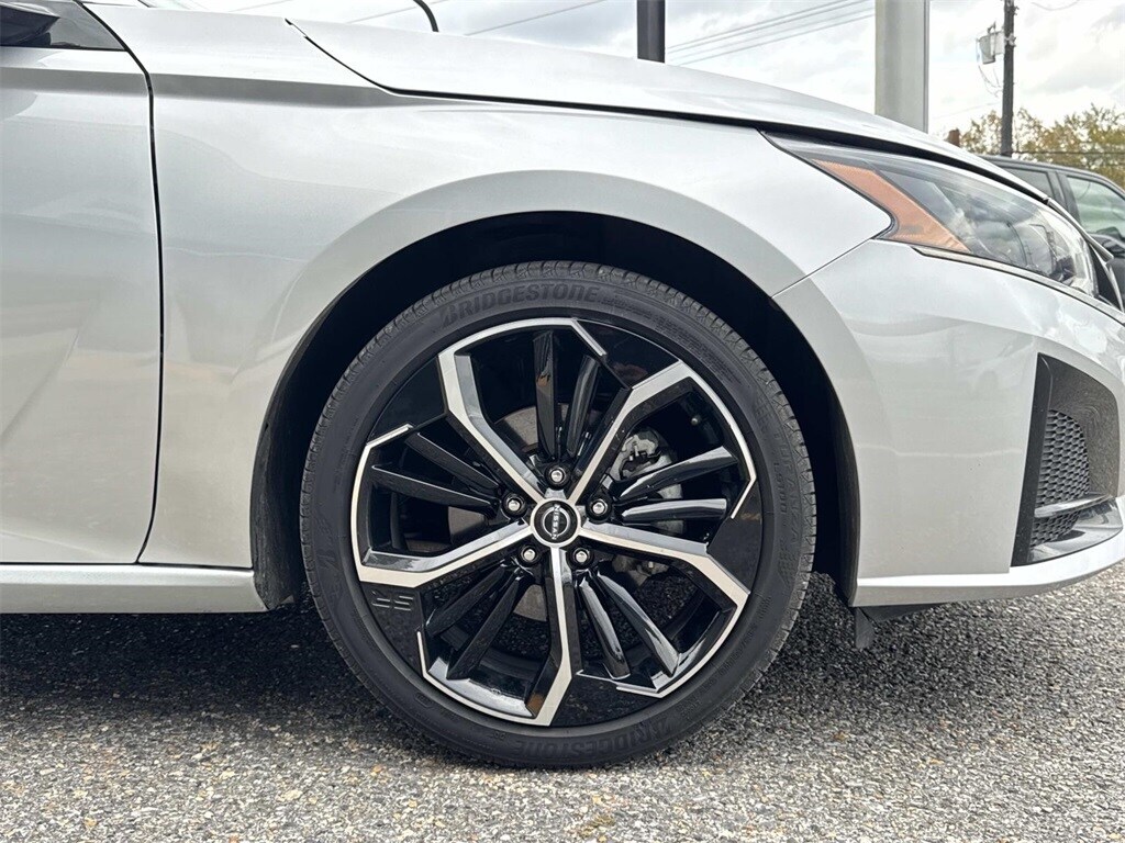Used 2024 Nissan Altima 2.5 SR Sedan