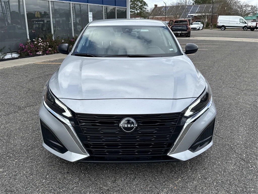 Used 2024 Nissan Altima 2.5 SV Sedan