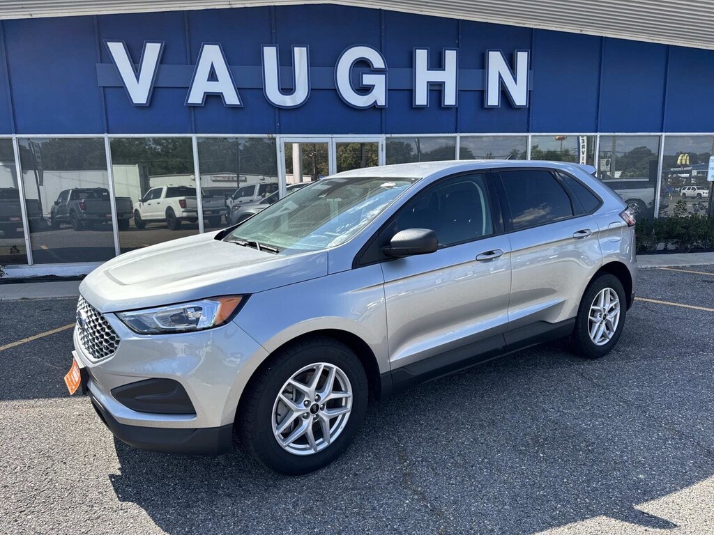 Used 2024 Ford Edge SE SUV