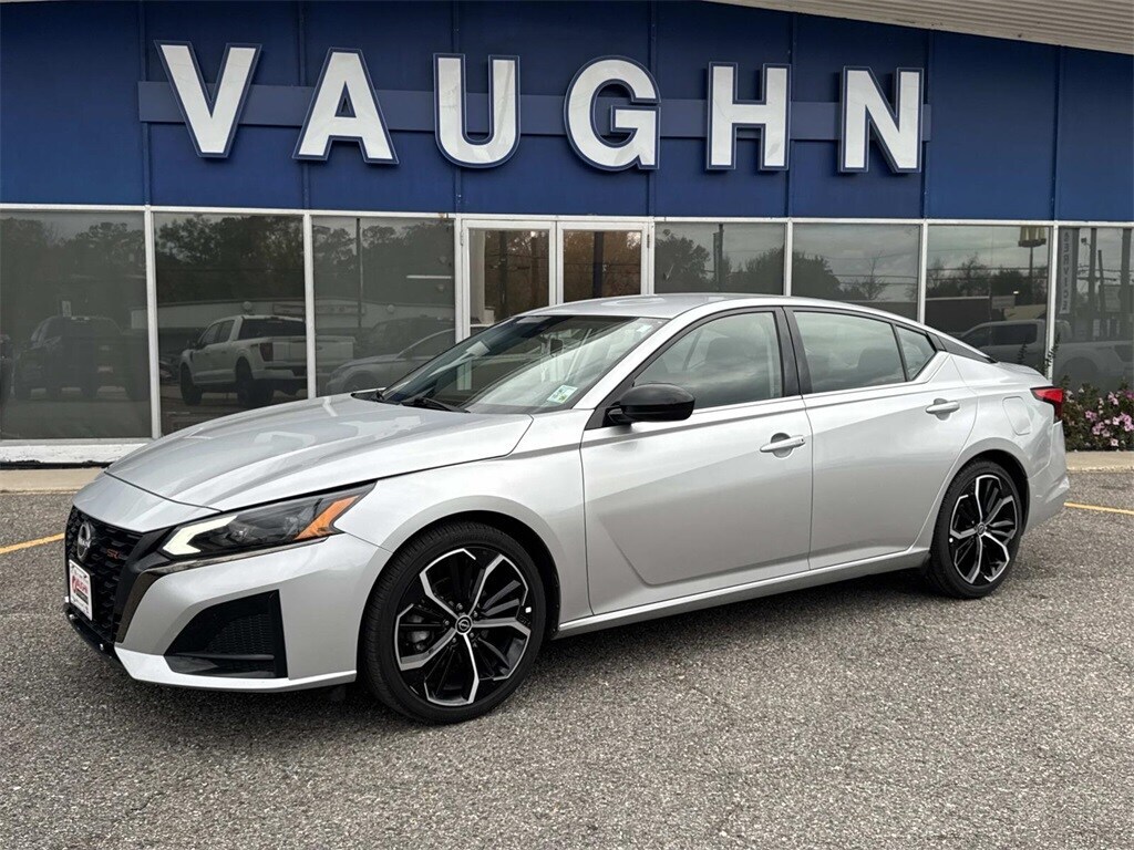 Used 2024 Nissan Altima 2.5 SR Sedan