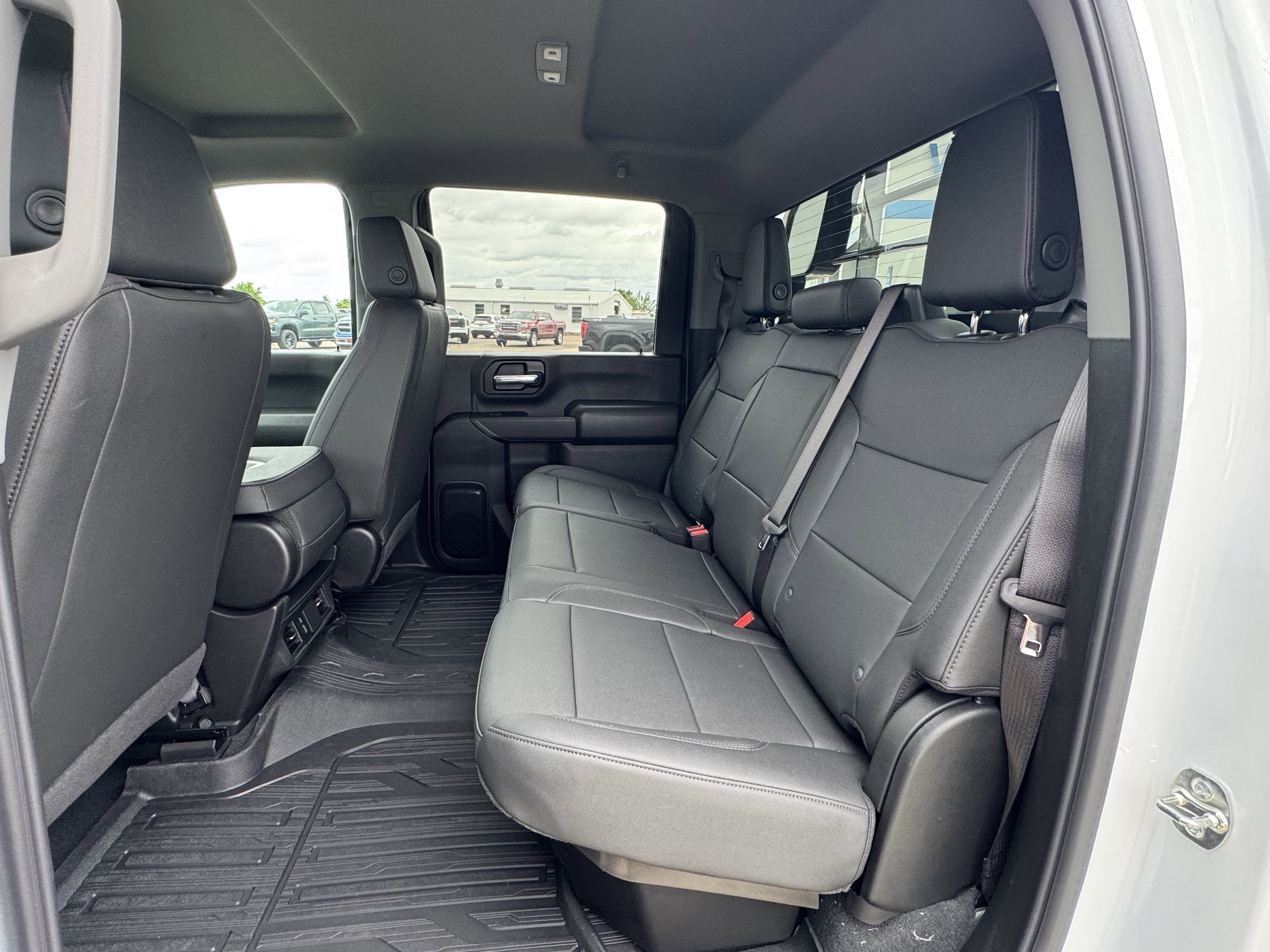 2026 GMC Sierra 3500 Chassis Cab Pro - Photo 16