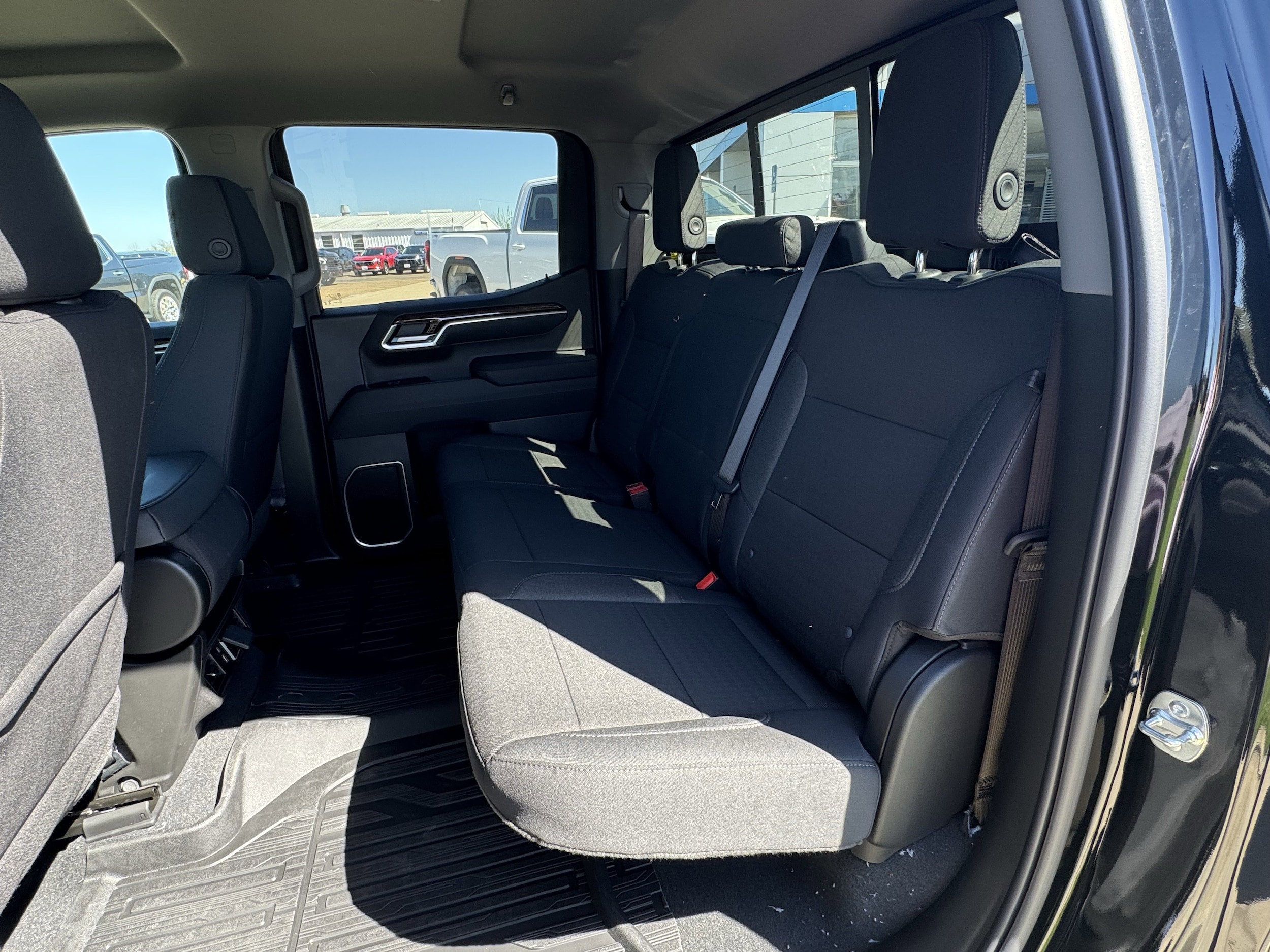 2026 GMC Sierra 1500 SLE - Photo 15