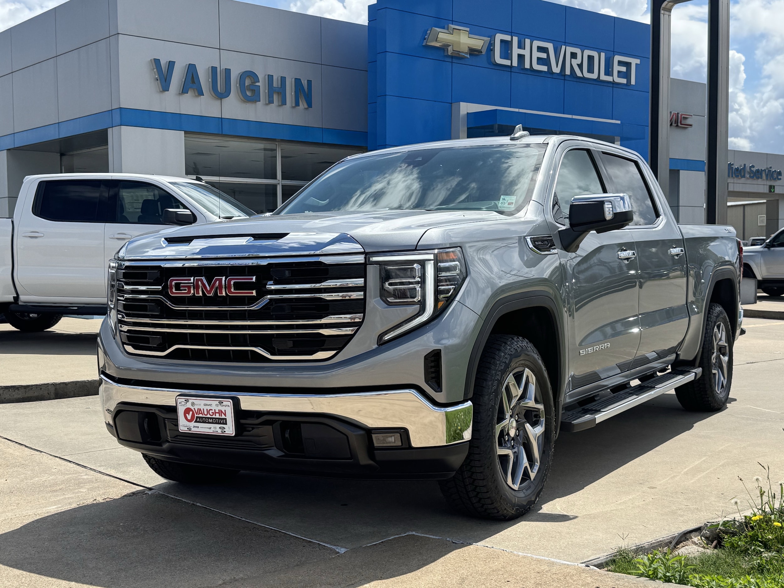 2026 GMC Sierra 4WD Crew Cab Short Box SLT's photo