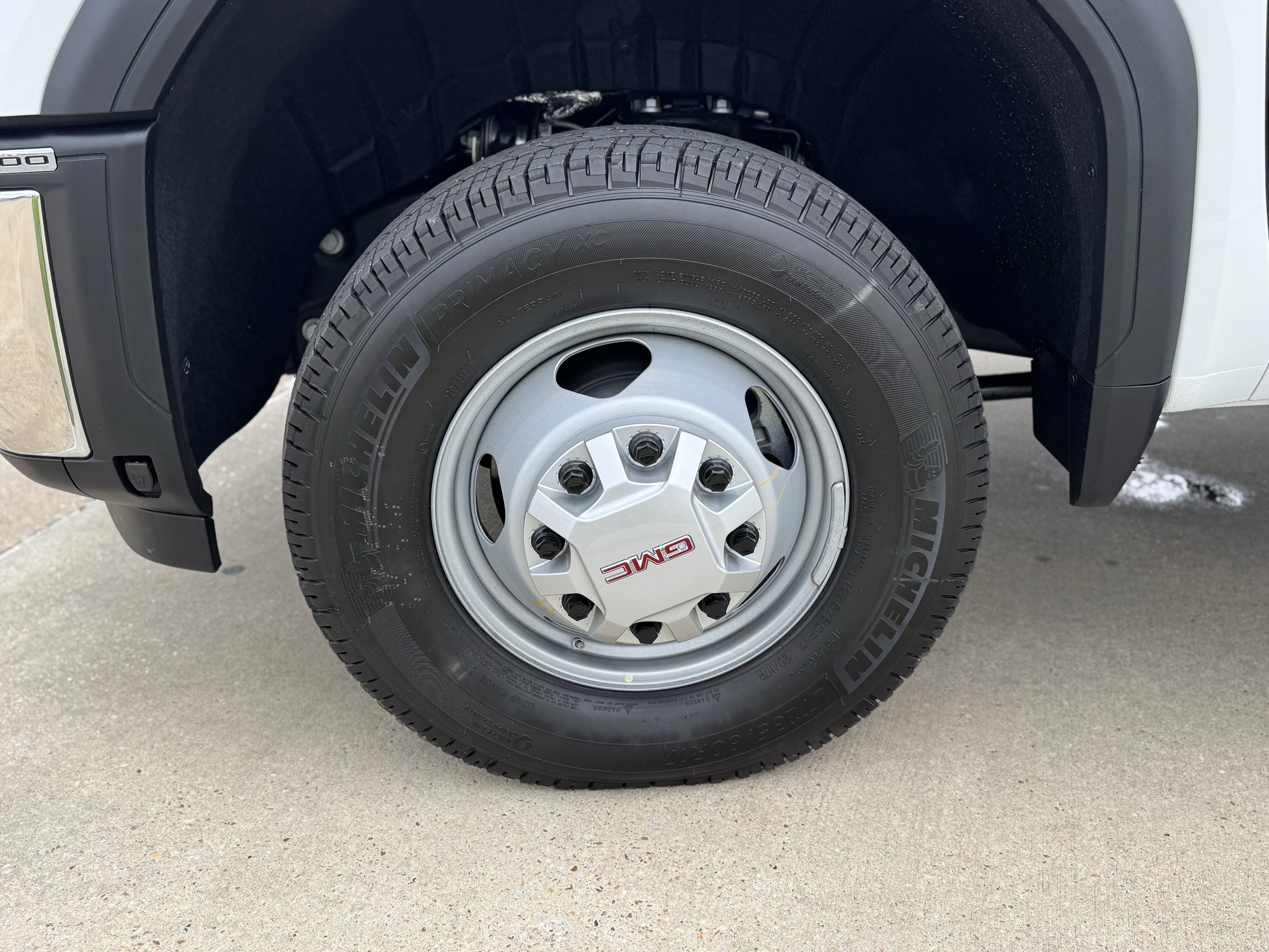 2026 GMC Sierra 3500 Chassis Cab Pro - Photo 8
