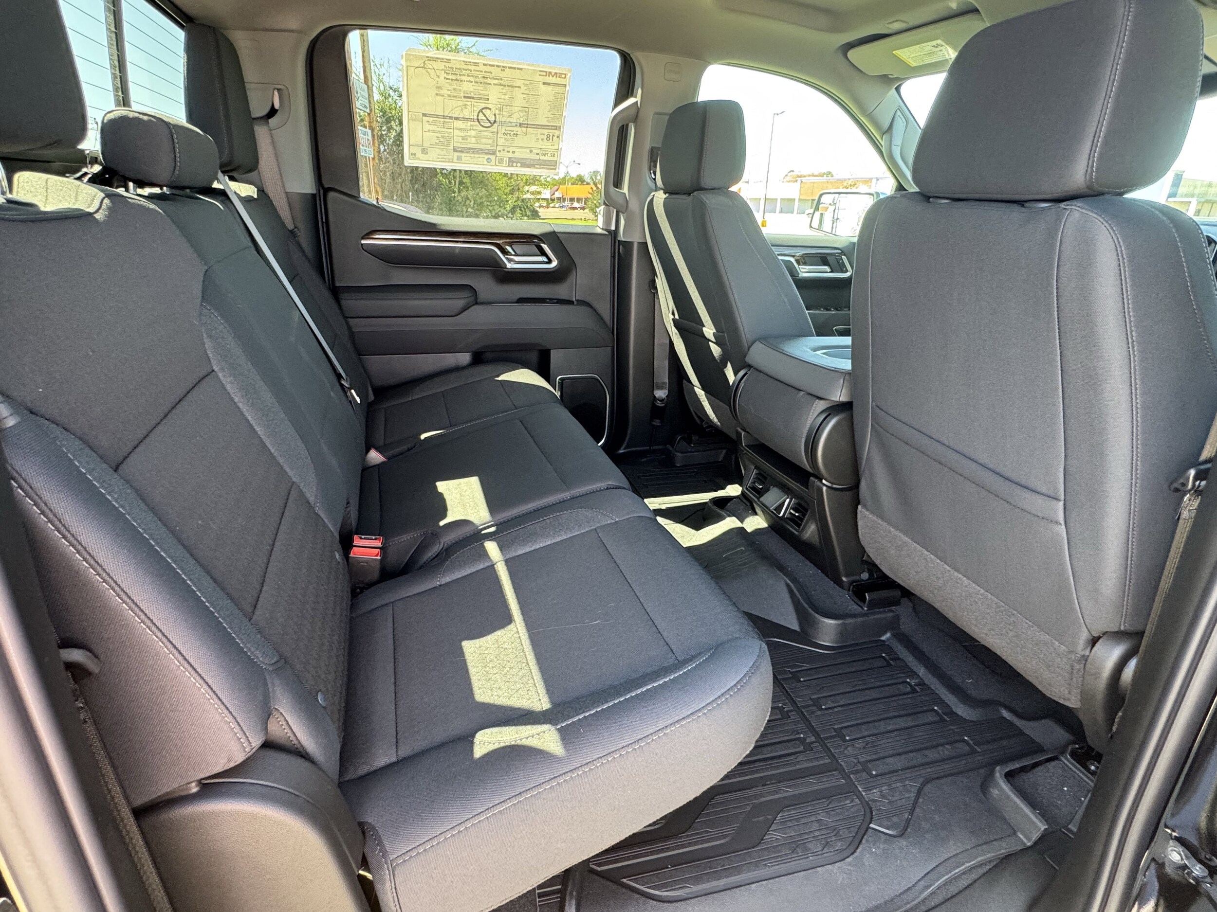 2026 GMC Sierra 1500 SLE - Photo 17