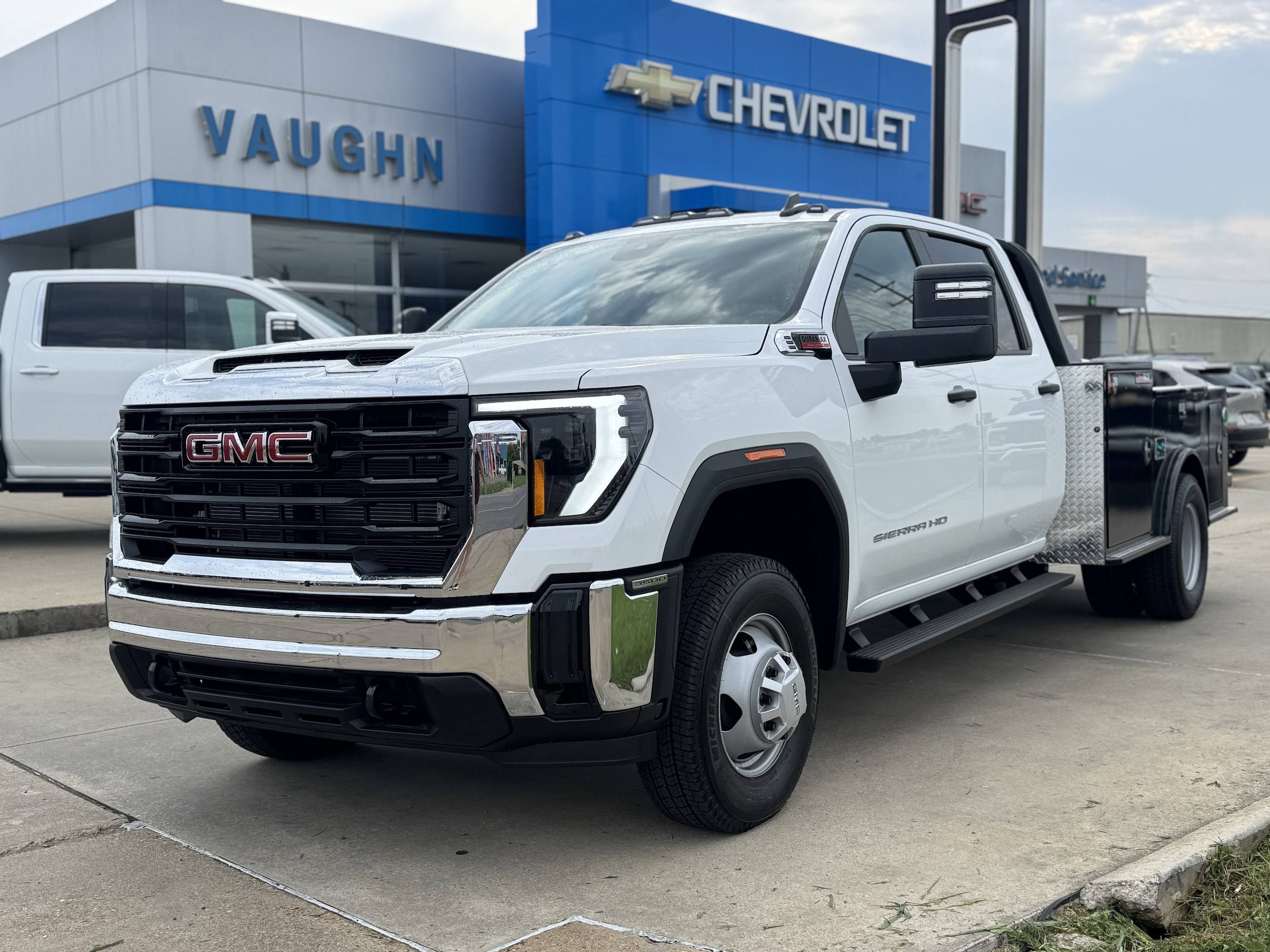 2026 GMC Sierra 4WD Crew Cab Chassis Pro's photo