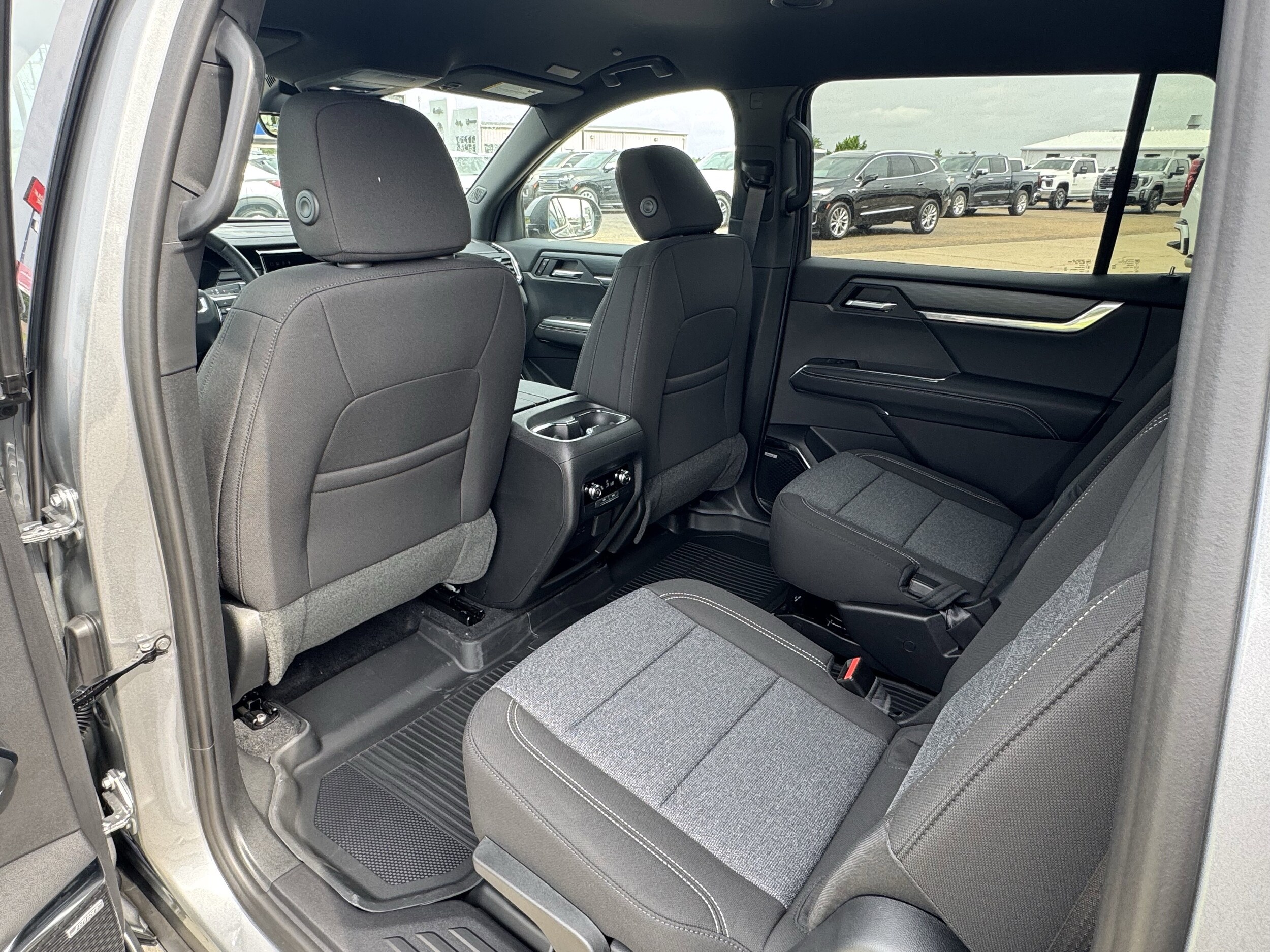 2026 GMC Acadia Elevation - Photo 17
