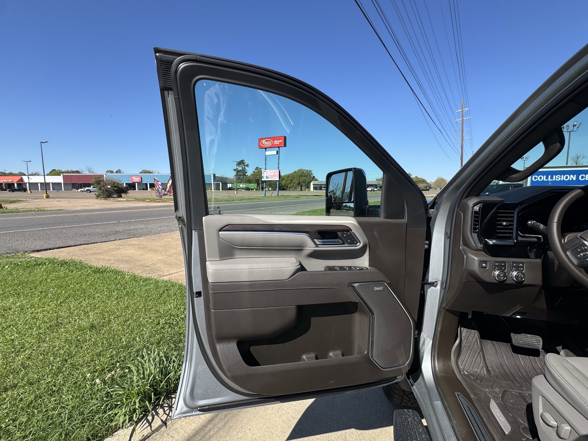 2026 GMC Sierra 2500HD SLT - Photo 9
