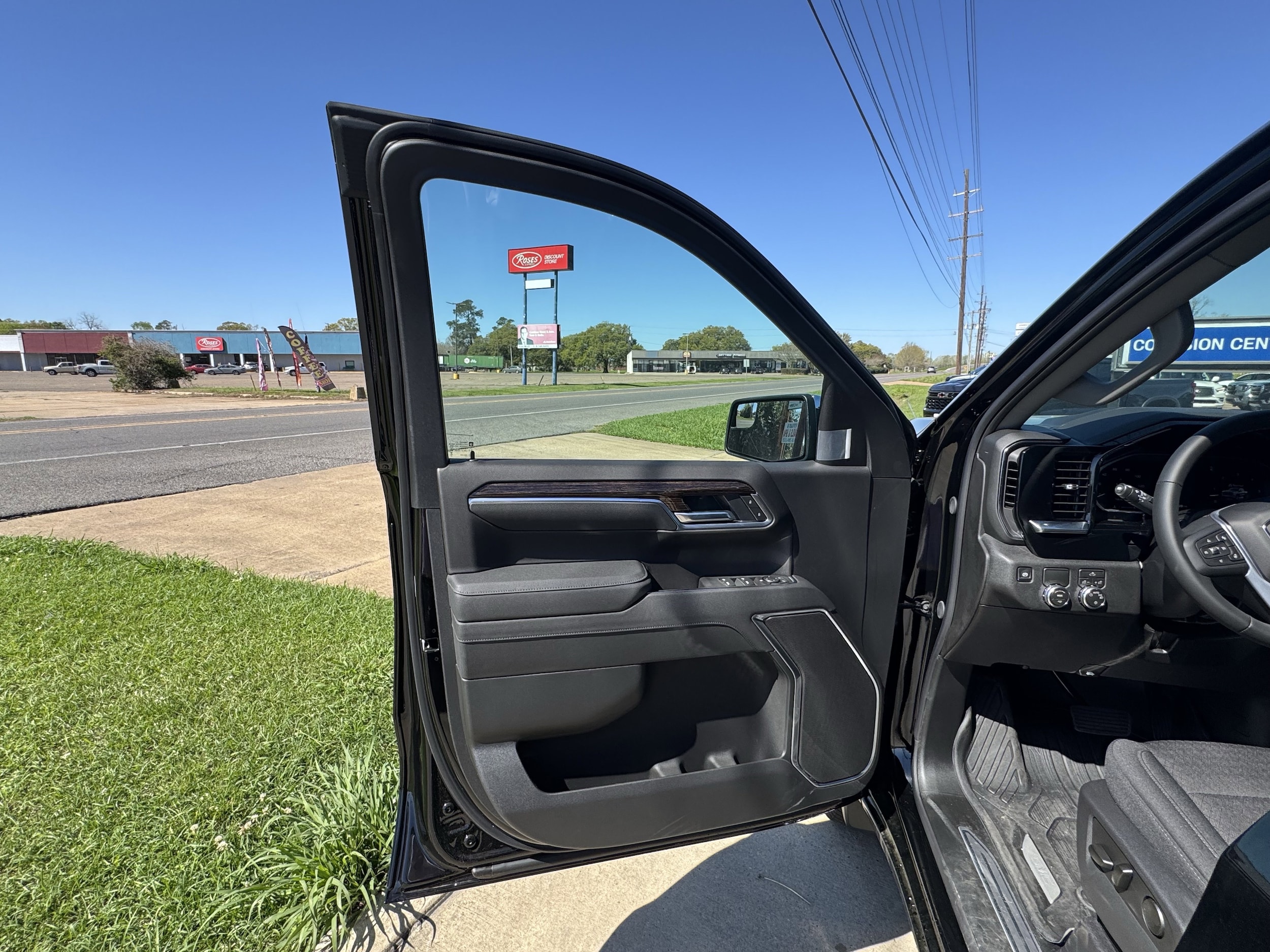 2026 GMC Sierra 1500 SLE - Photo 9