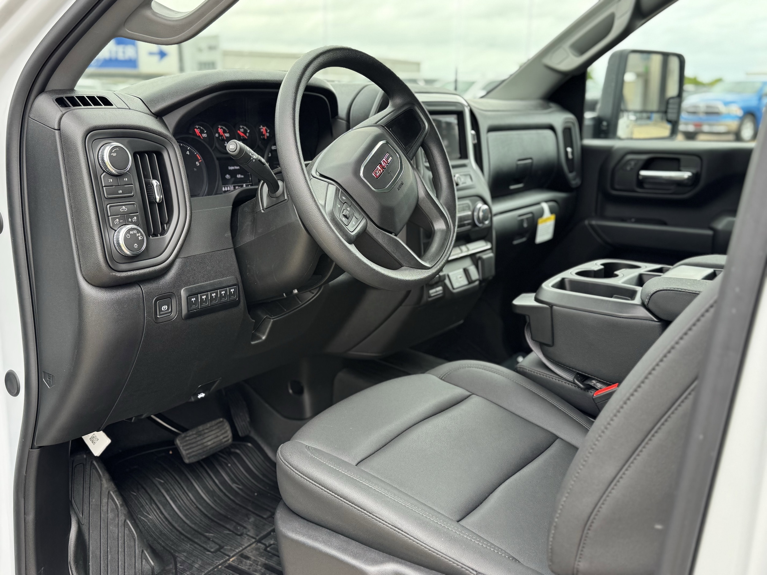 2026 GMC Sierra 3500 Chassis Cab Pro - Photo 11