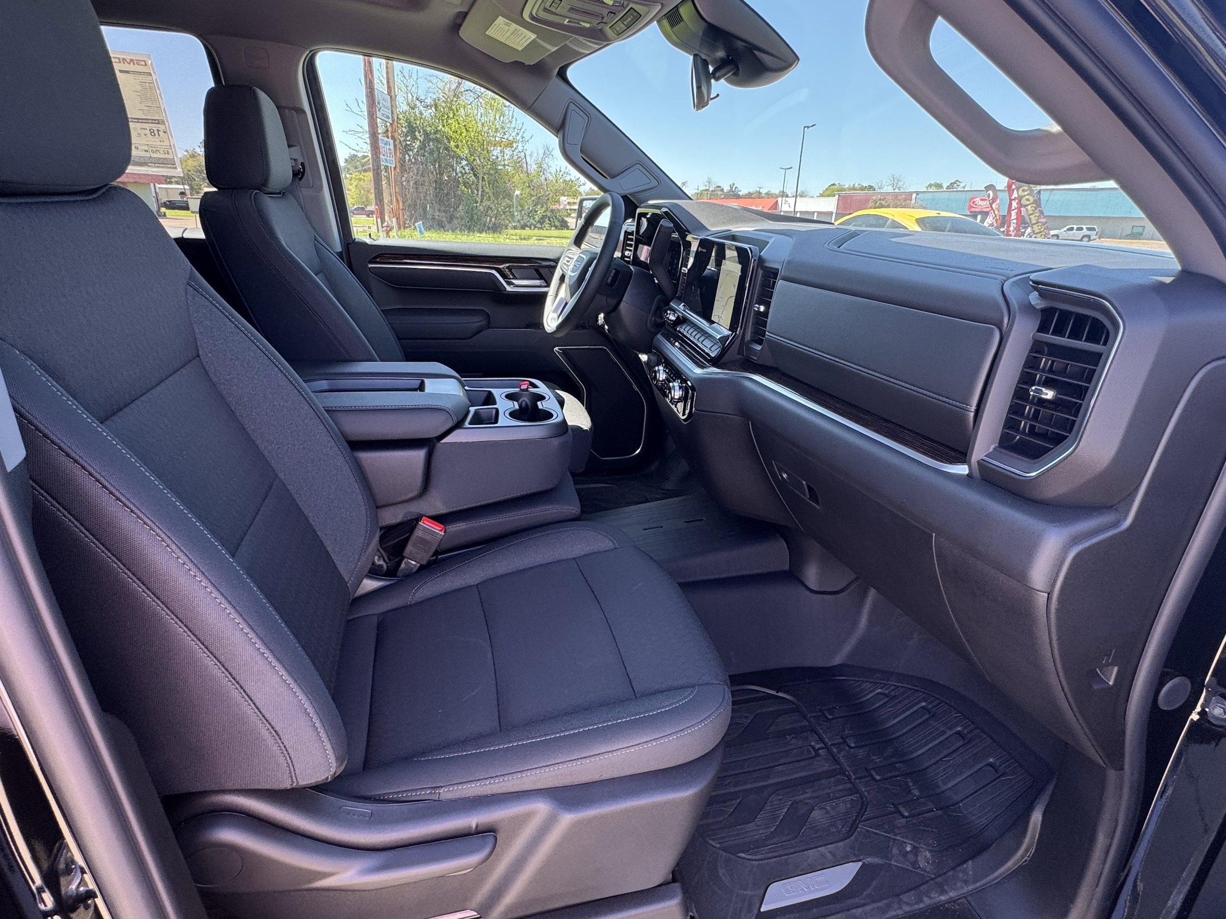 2026 GMC Sierra 1500 SLE - Photo 18